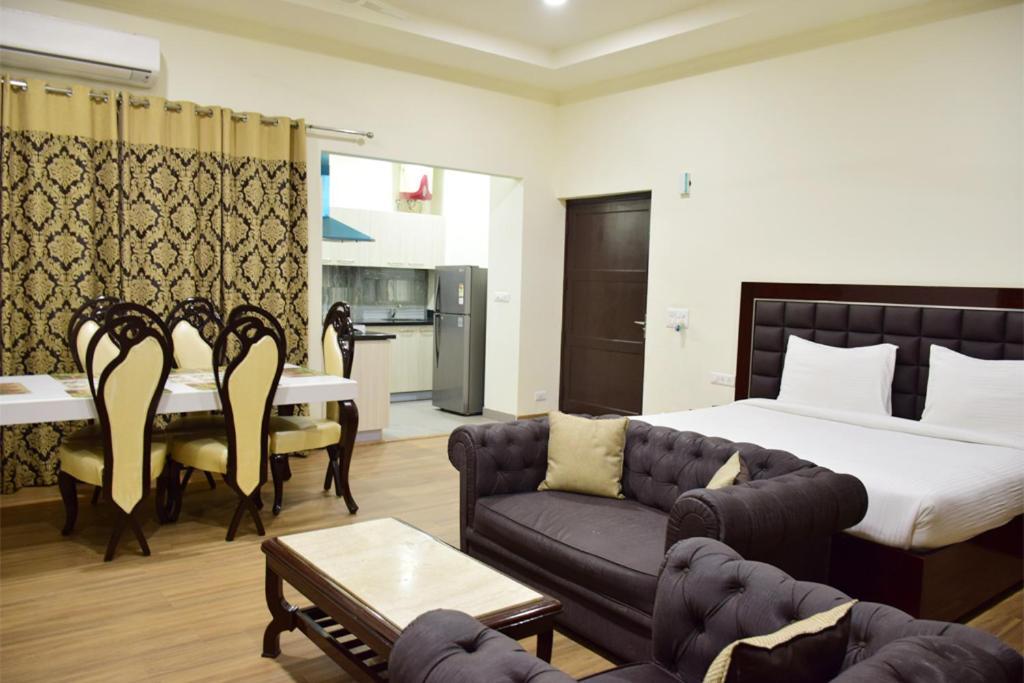When In Gurgaon - Artemis Hospital 1 Min Walk, Fortis & Medanta 4 Mins Drive Luaran gambar