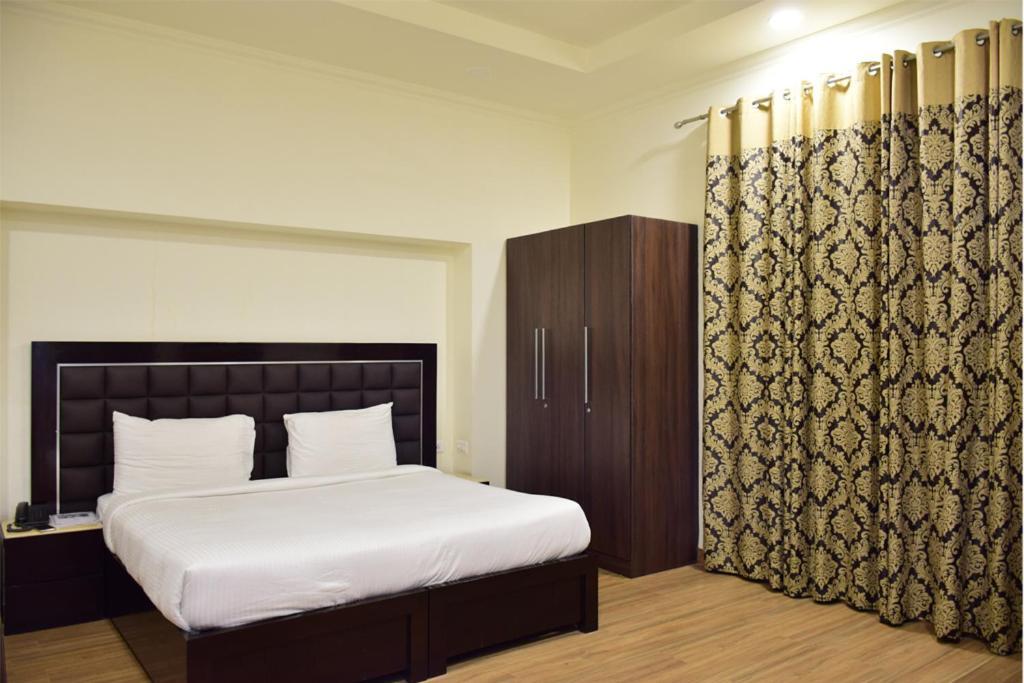 When In Gurgaon - Artemis Hospital 1 Min Walk, Fortis & Medanta 4 Mins Drive Luaran gambar