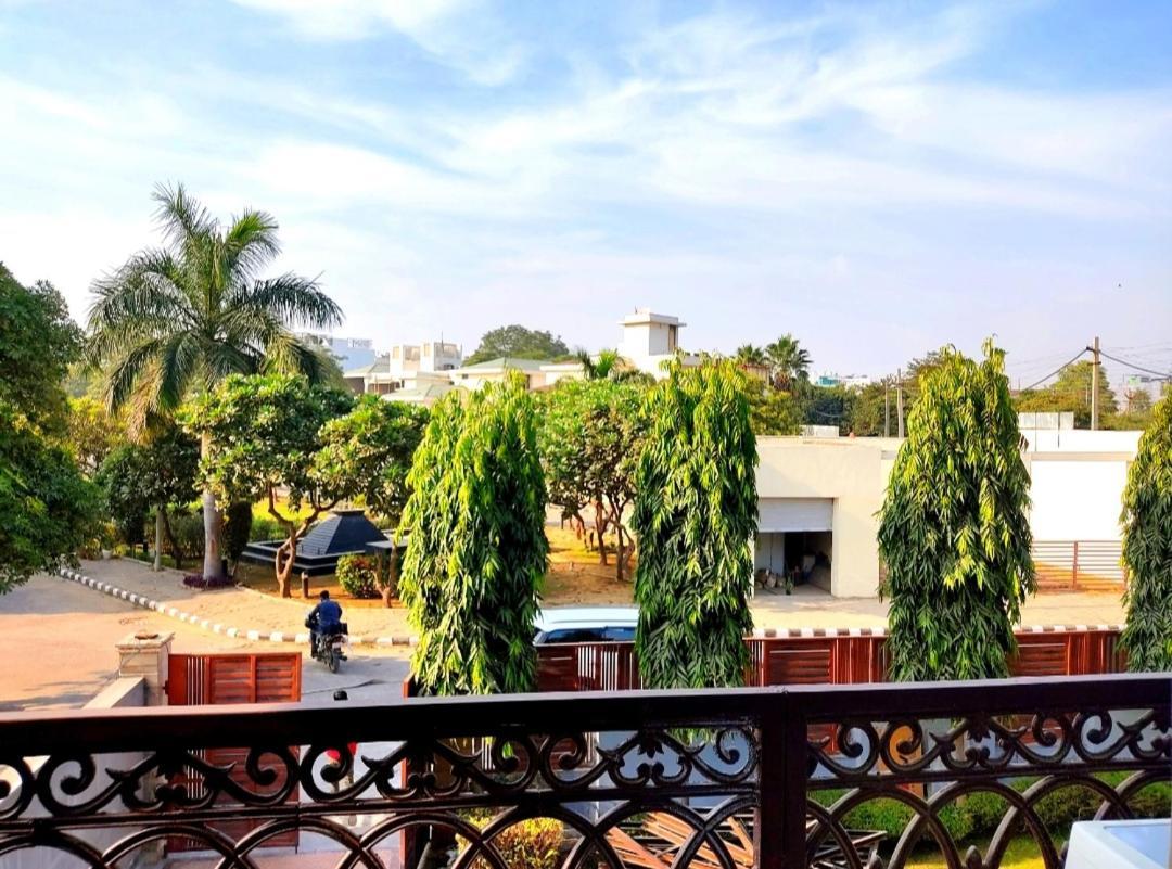 When In Gurgaon - Artemis Hospital 1 Min Walk, Fortis & Medanta 4 Mins Drive Luaran gambar